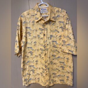 New condition men’s Columbia short sleeve button down.